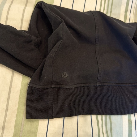 Lululemon Scuba Crewneck sweatshirt - Picture 2 of 2
